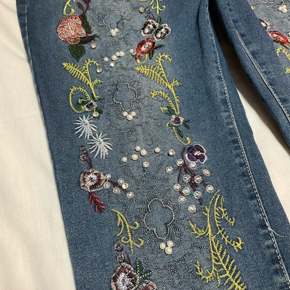 NWOT K. Jordan embroidered skinny jeans size 10 - Picture 2 of 8